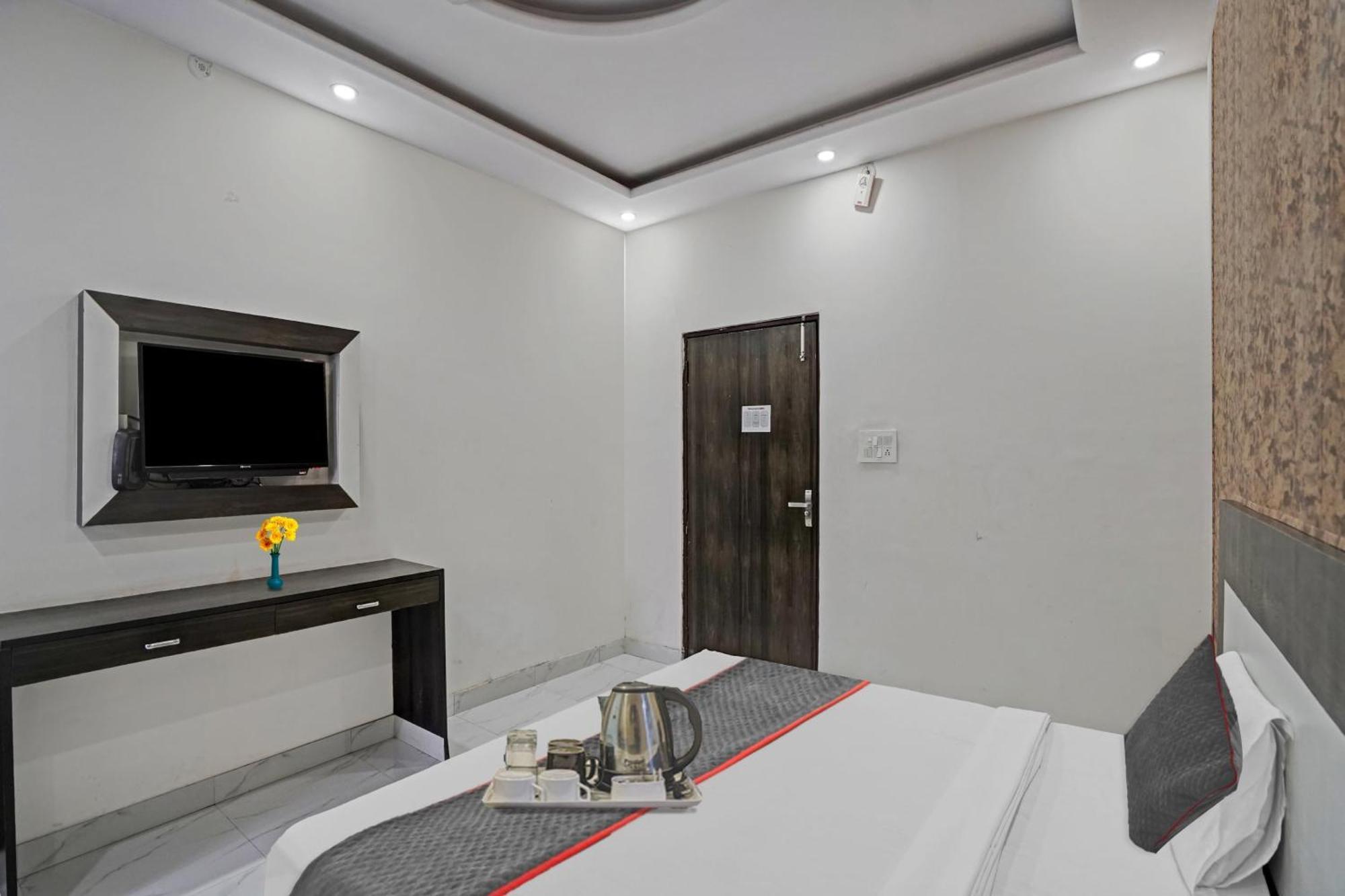 Collection O Rajvanshi Paradise Gurgaon Exterior foto