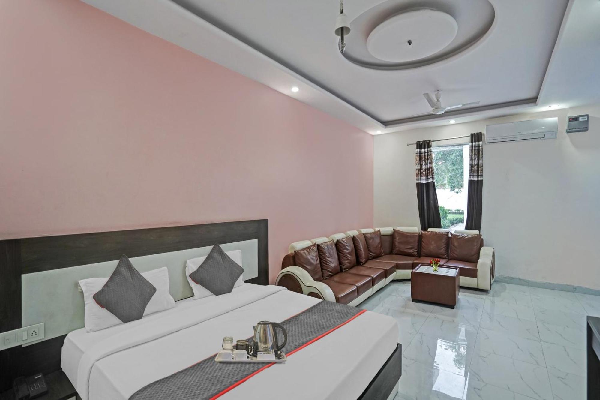 Collection O Rajvanshi Paradise Gurgaon Exterior foto
