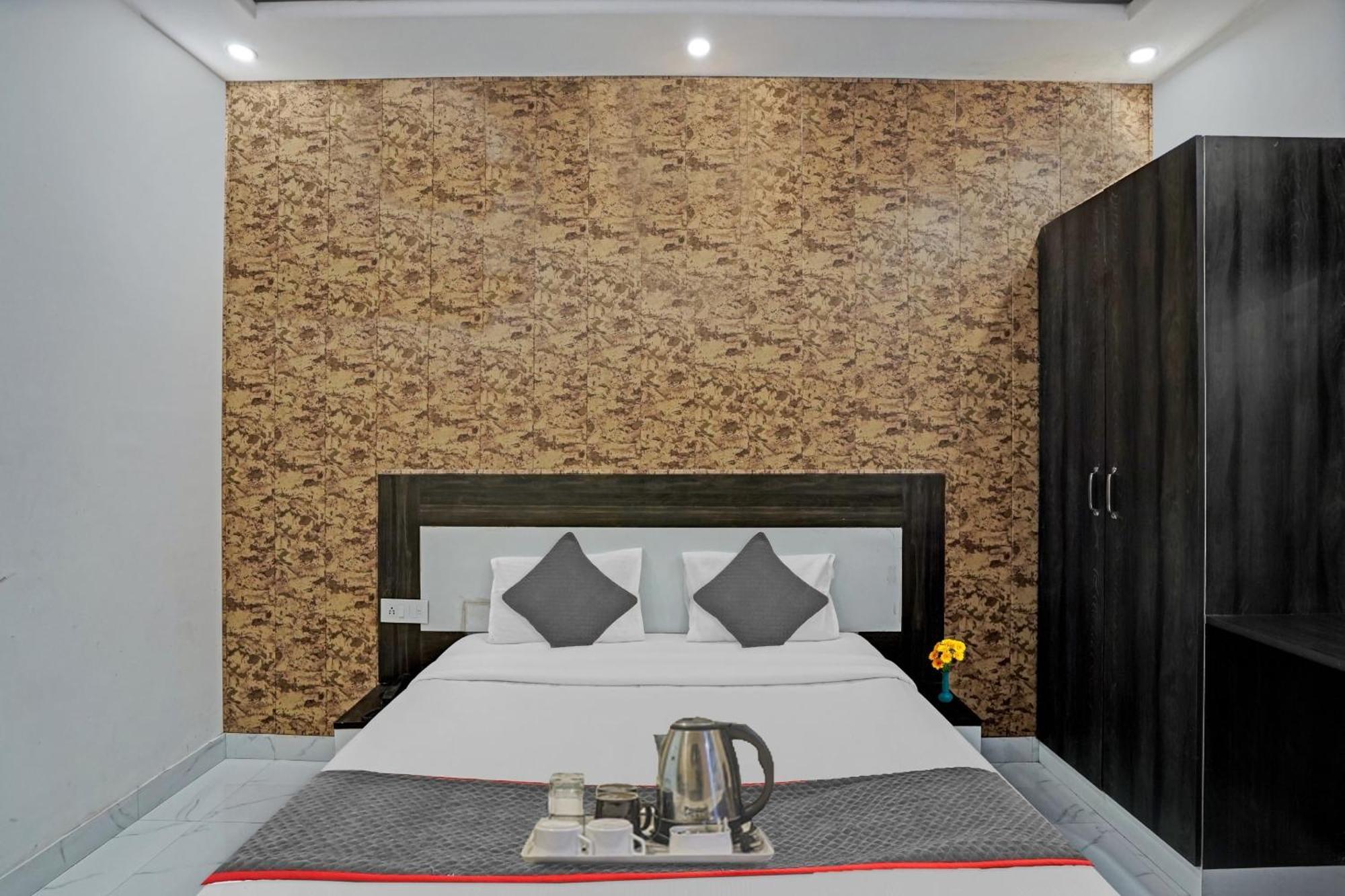 Collection O Rajvanshi Paradise Gurgaon Exterior foto