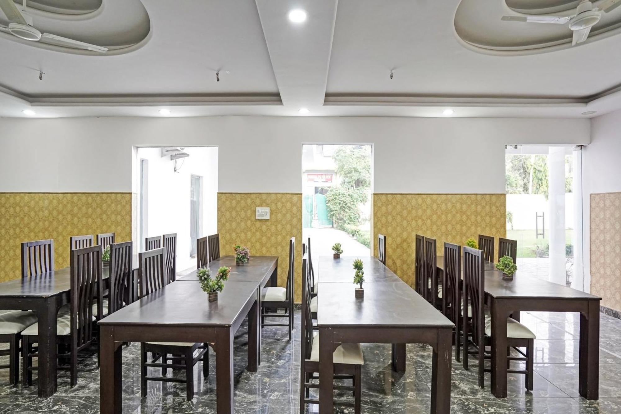 Collection O Rajvanshi Paradise Gurgaon Exterior foto