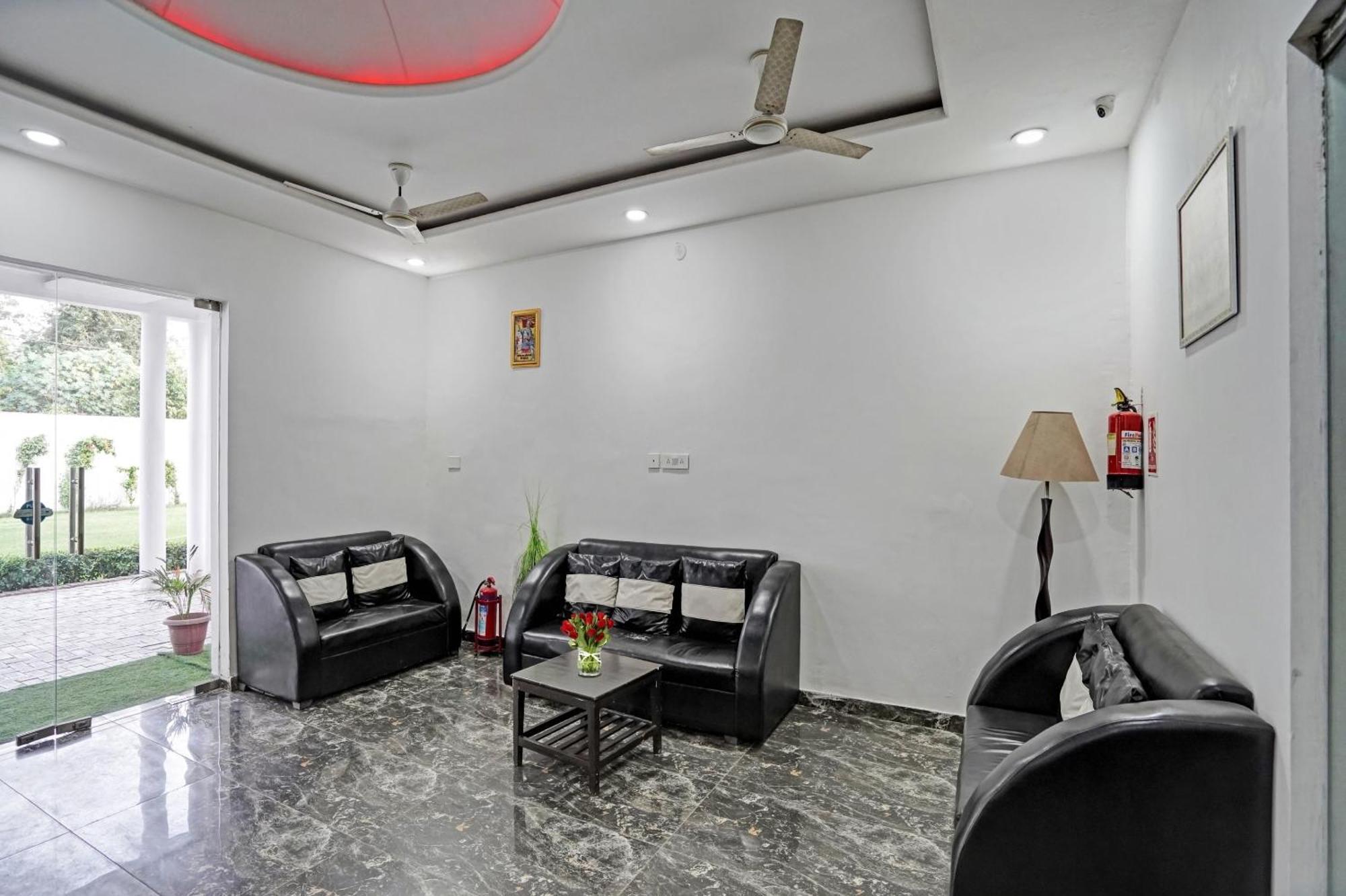 Collection O Rajvanshi Paradise Gurgaon Exterior foto