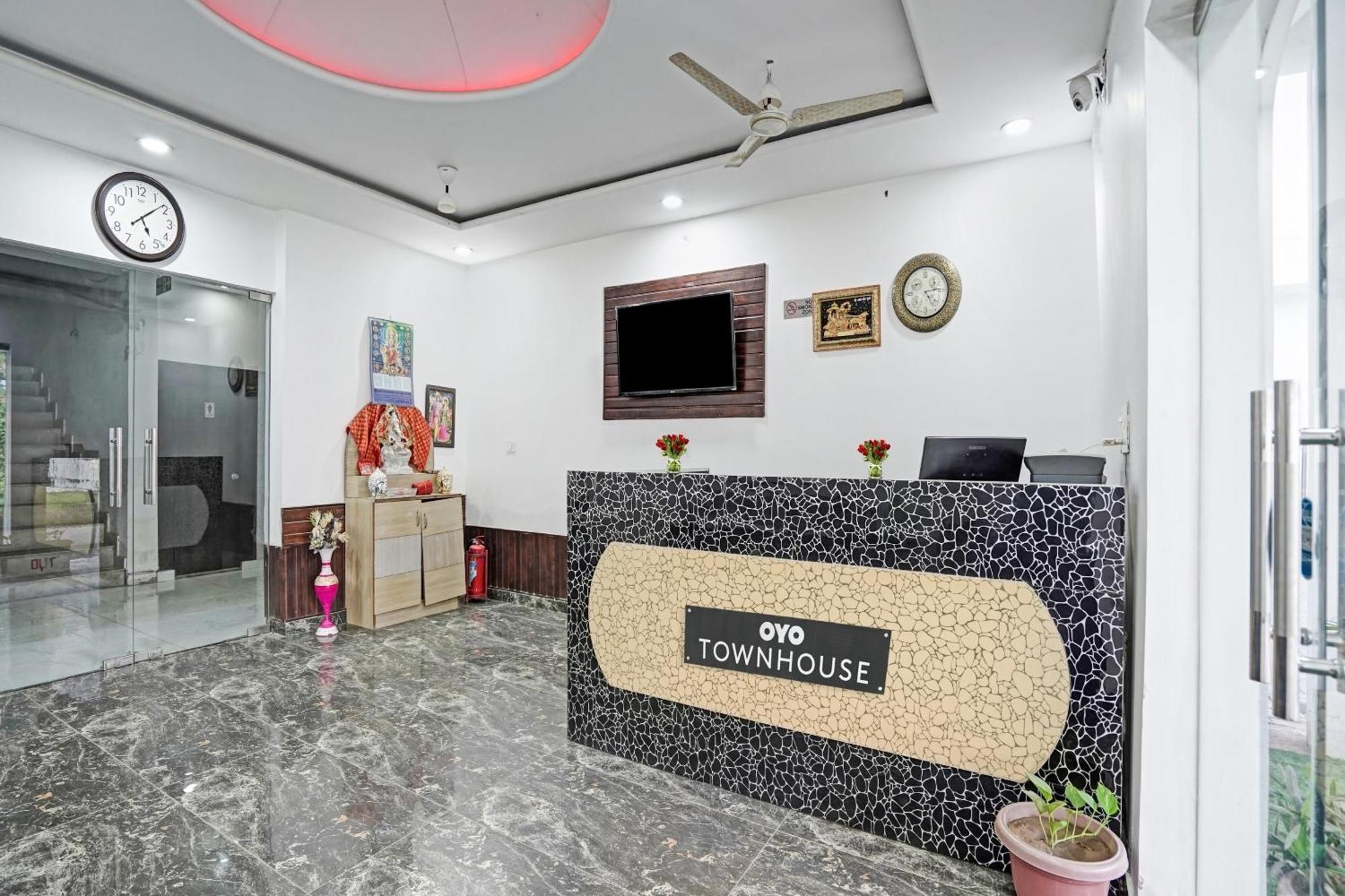 Collection O Rajvanshi Paradise Gurgaon Exterior foto